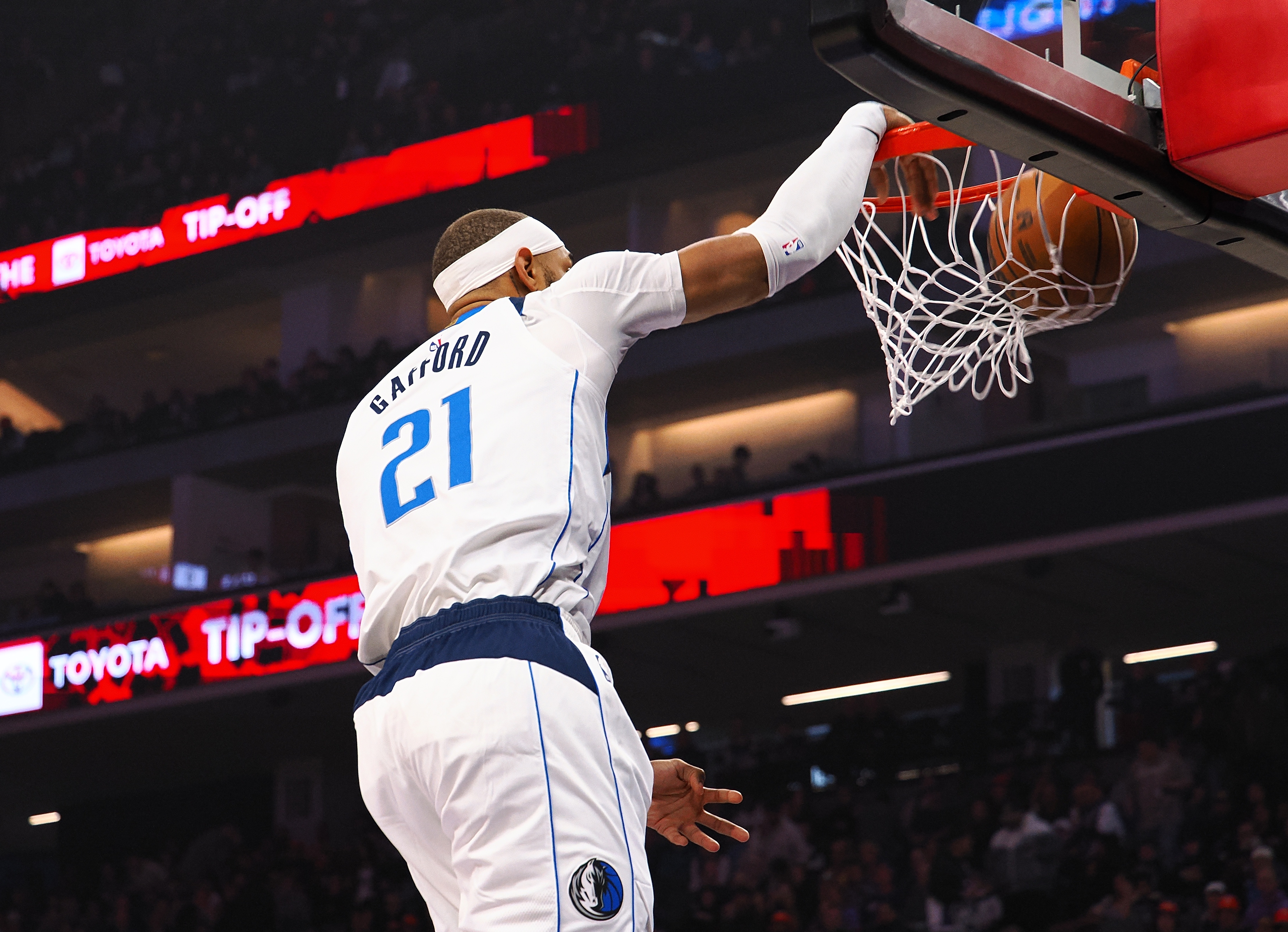 开云体育下载-明天独行侠迎战湖人 加福德&amp;瑞安·内姆哈德大概率出战